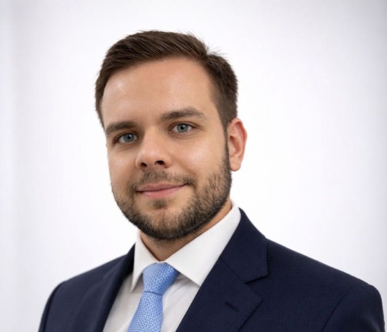 700 mln zł od Apollo Funds