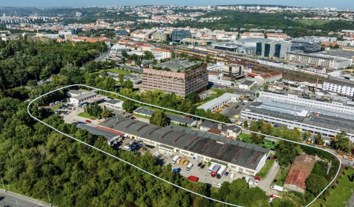 Kupili brownfield w centrum Pragi