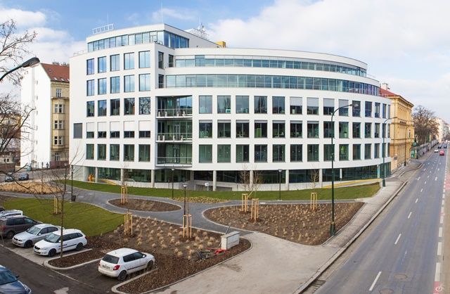 Invesco sprzedaje Riverview funduszowi Amundi