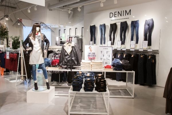 Cushman & Wakefield was responsible for project delivery of new KappAhl and  Newbie's stores at Warsaw's, News